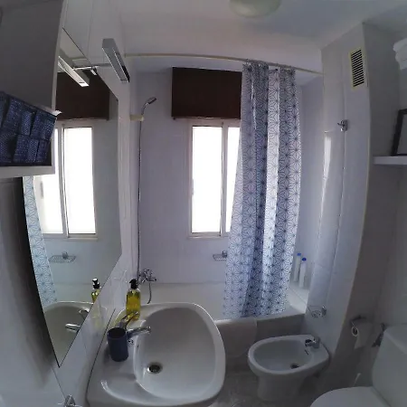 Atico Muy Comodo Al Lado De La Estacion De Tren * Santiago de Compostela